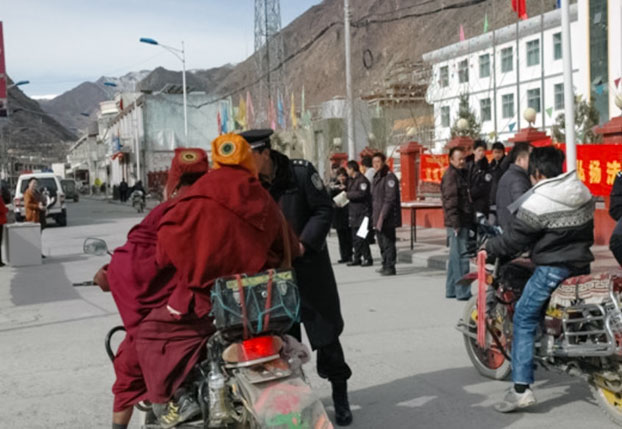 Tibetans-in -Banbar-County-Chamdo-prefecture.jpg