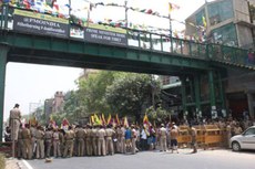 Indain-police-stoped-Tibetan-protesters-.JPG