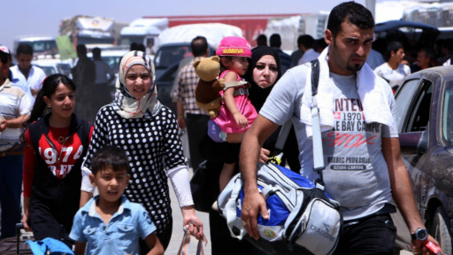 http://wscdn.bbc.co.uk/worldservice/assets/images/2014/06/10/140610140753_mosul_civilians_flee_512x288_bbc_nocredit.jpg