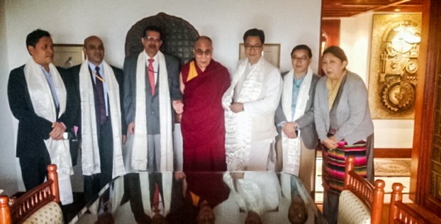 Dalai-Lama-with-Indian-Home-Ministry-officials.JPG