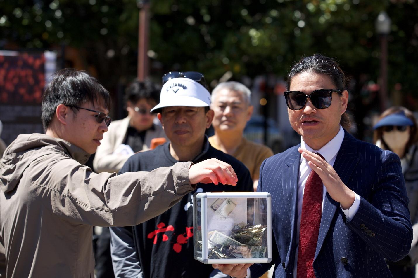 (组图)旧金山纪念六四37周年系列活动——清洗民主女神像暨六四图片展