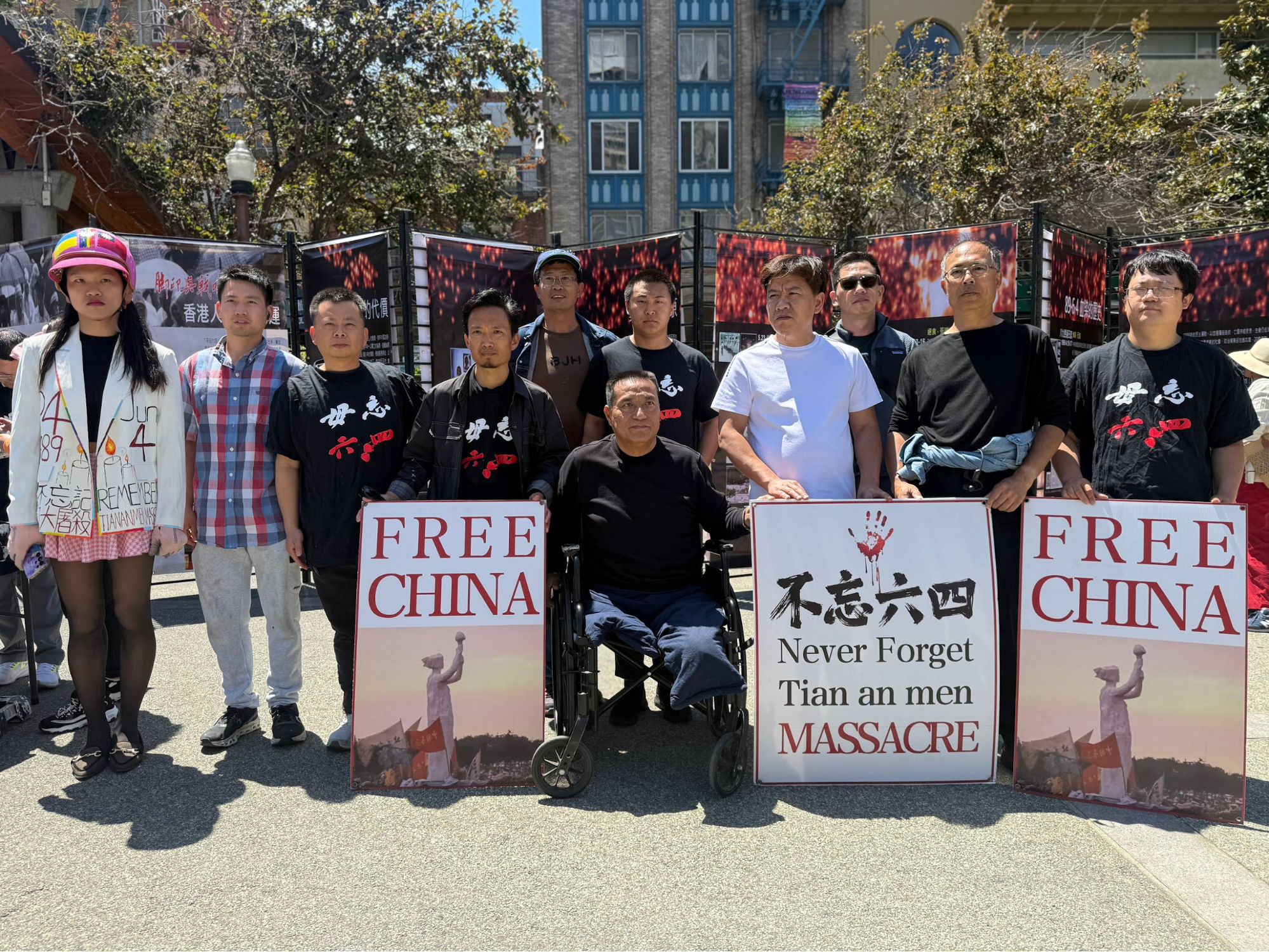 (组图)旧金山纪念六四37周年系列活动——清洗民主女神像暨六四图片展