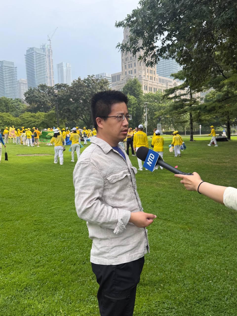 风雨中的觉醒:参加7·20反迫害集会游行有感/李炳严